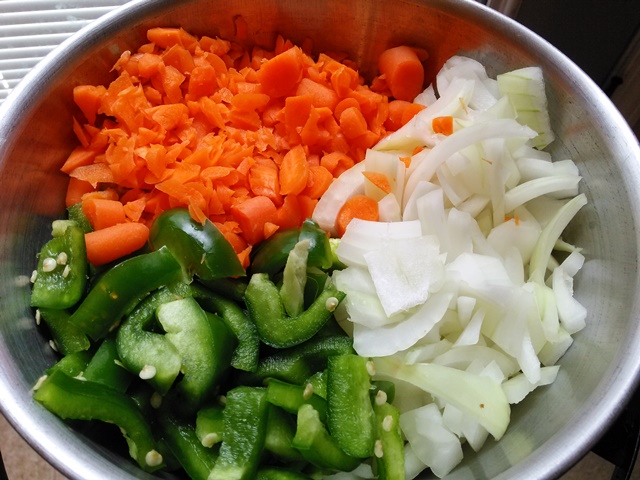 I love how brightly colored fresh vegetables are! 